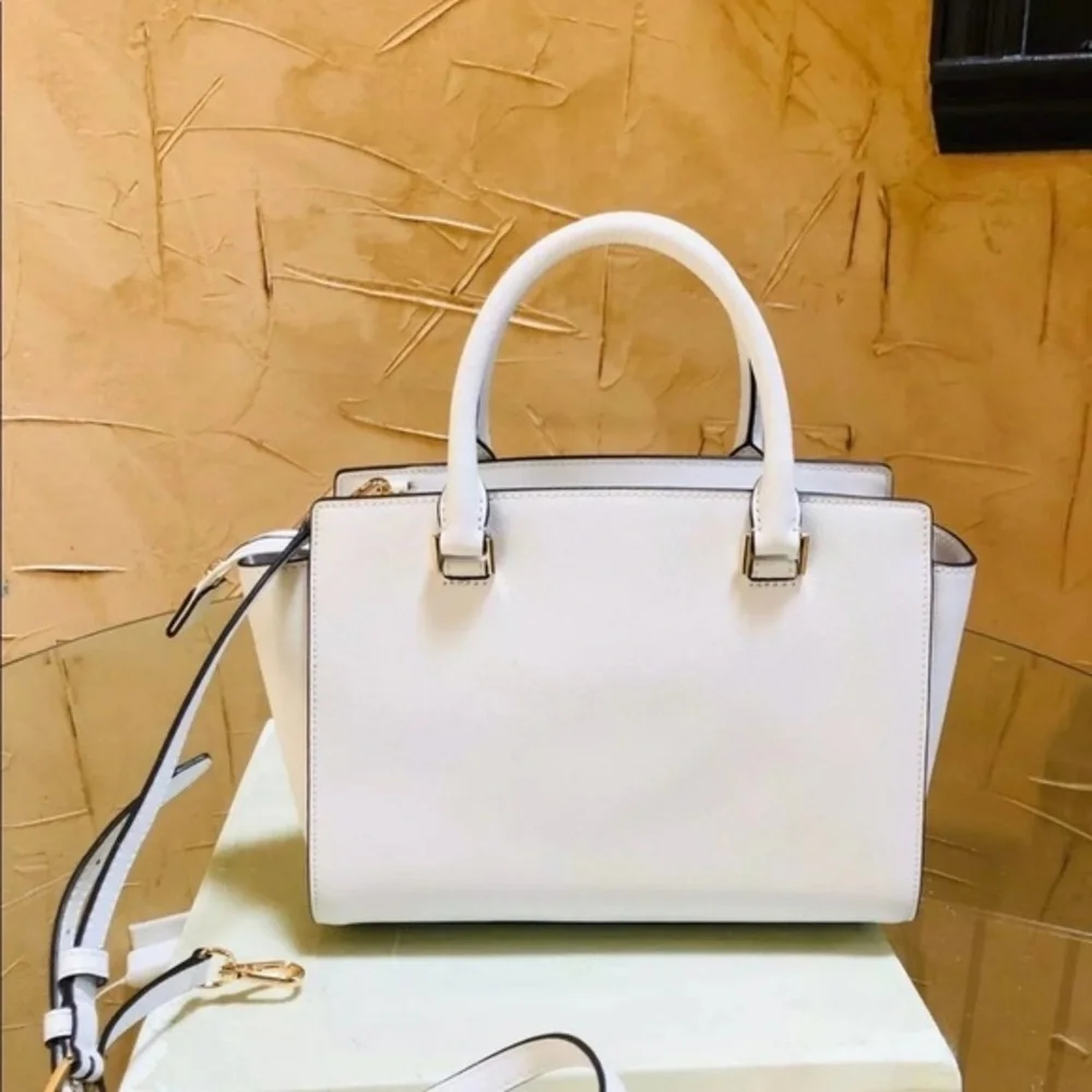 Michael kors Selma satchel bag+ keychain set